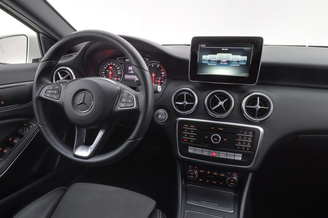 MERCEDES-BENZ A 2018