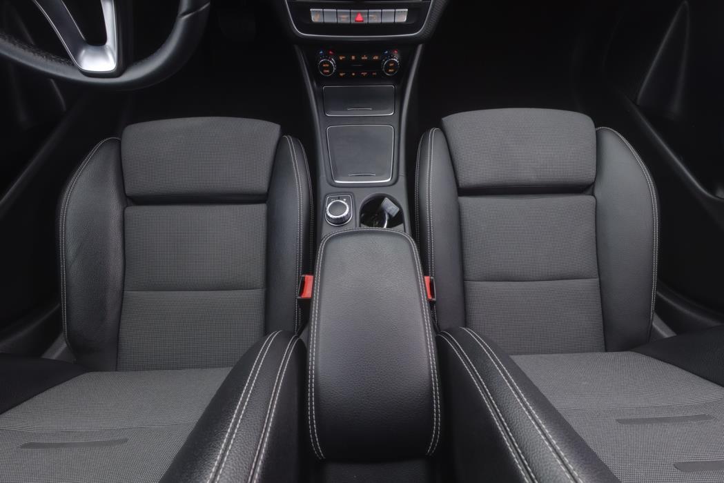 MERCEDES-BENZ A 2018