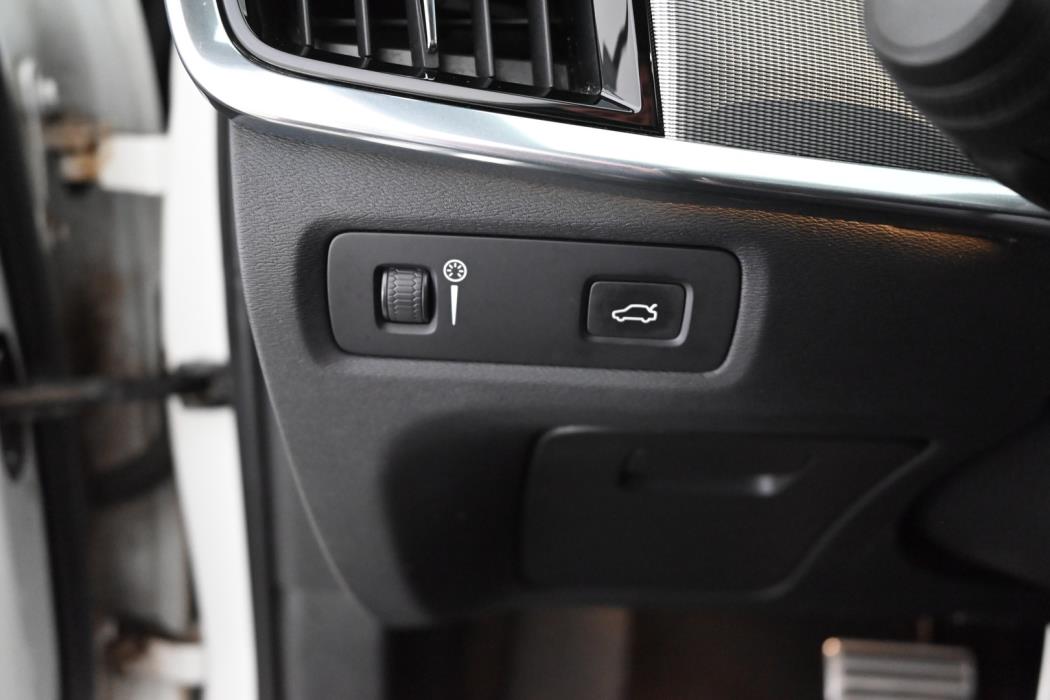 VOLVO V90 2019