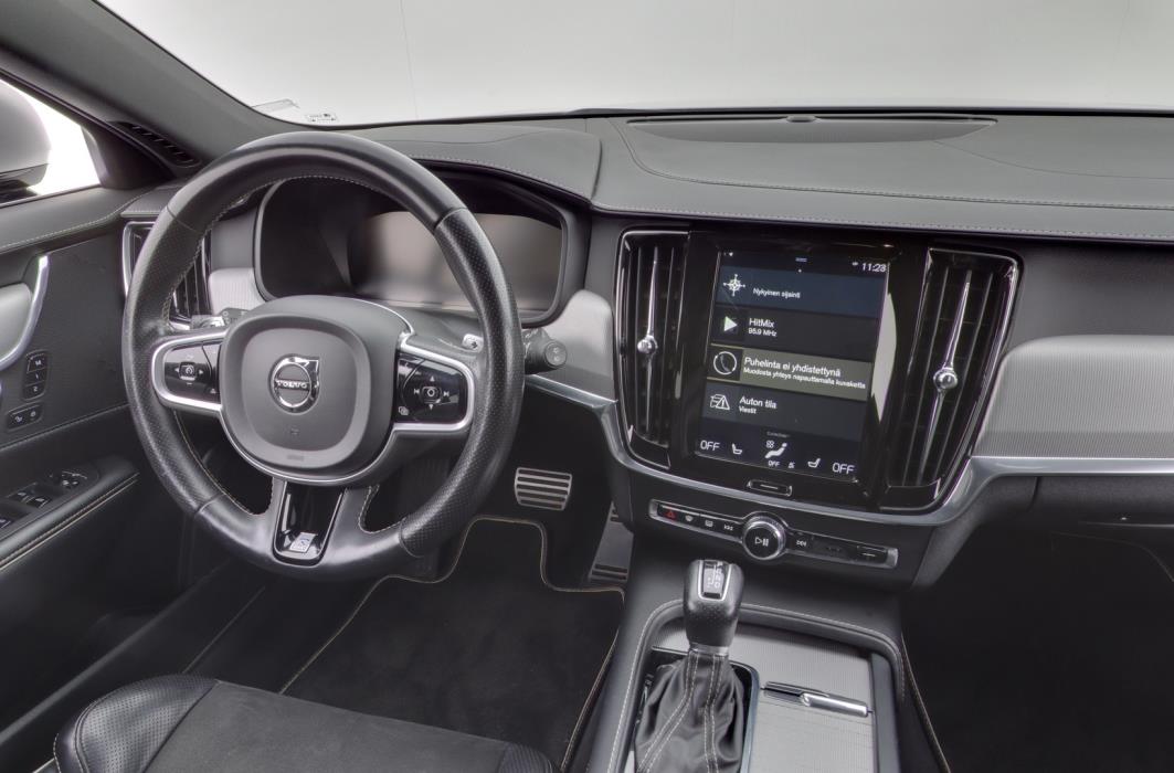 VOLVO V90 2019