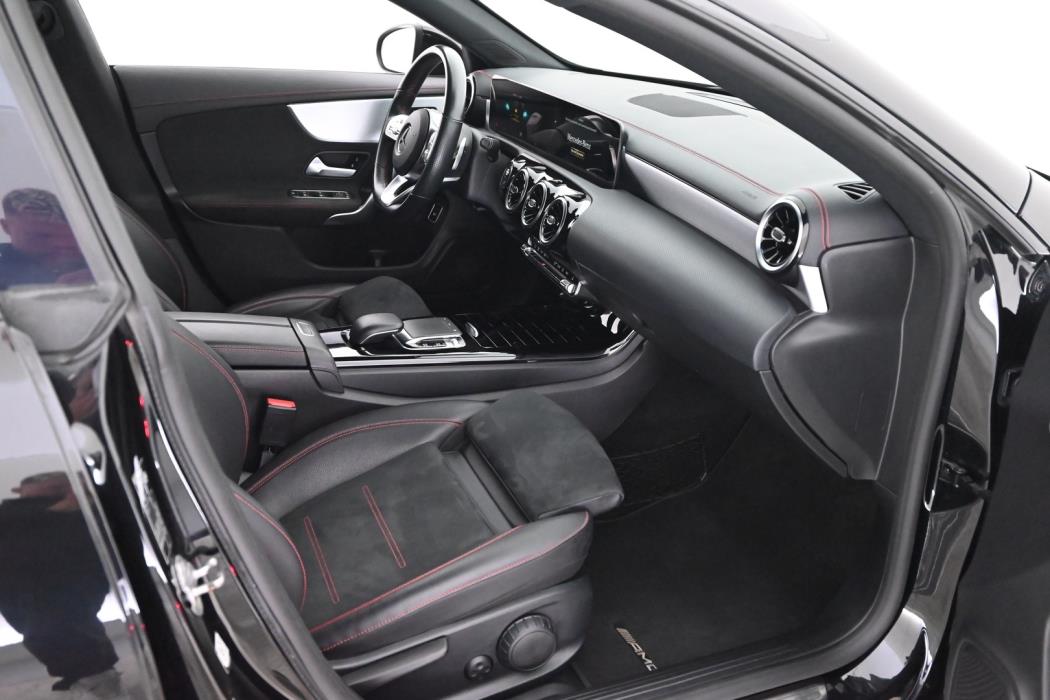 MERCEDES-BENZ CLA 2019