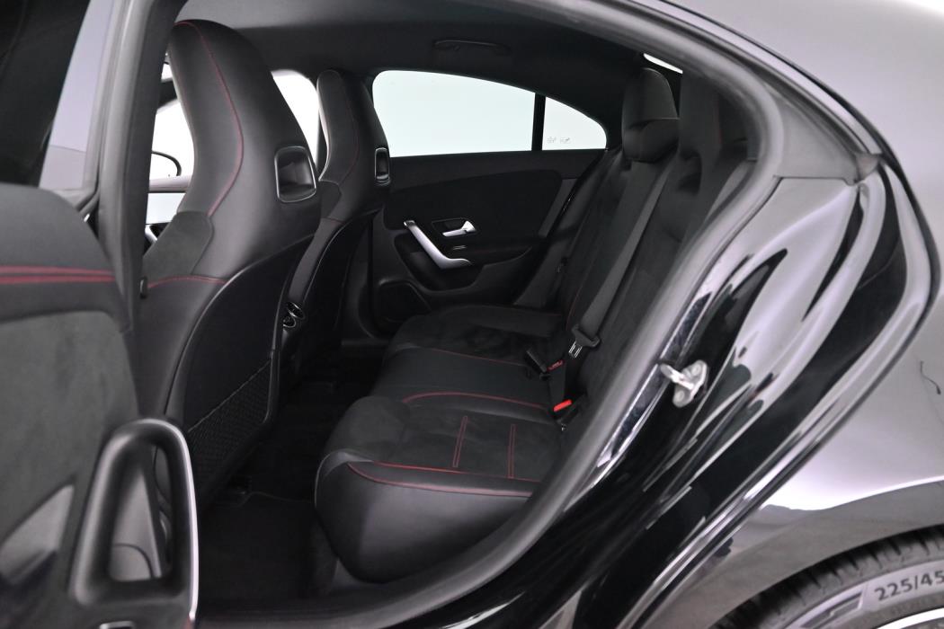MERCEDES-BENZ CLA 2019