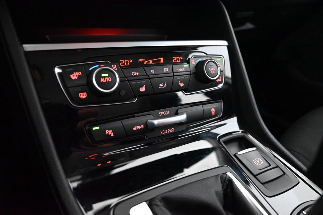 BMW 225 2019