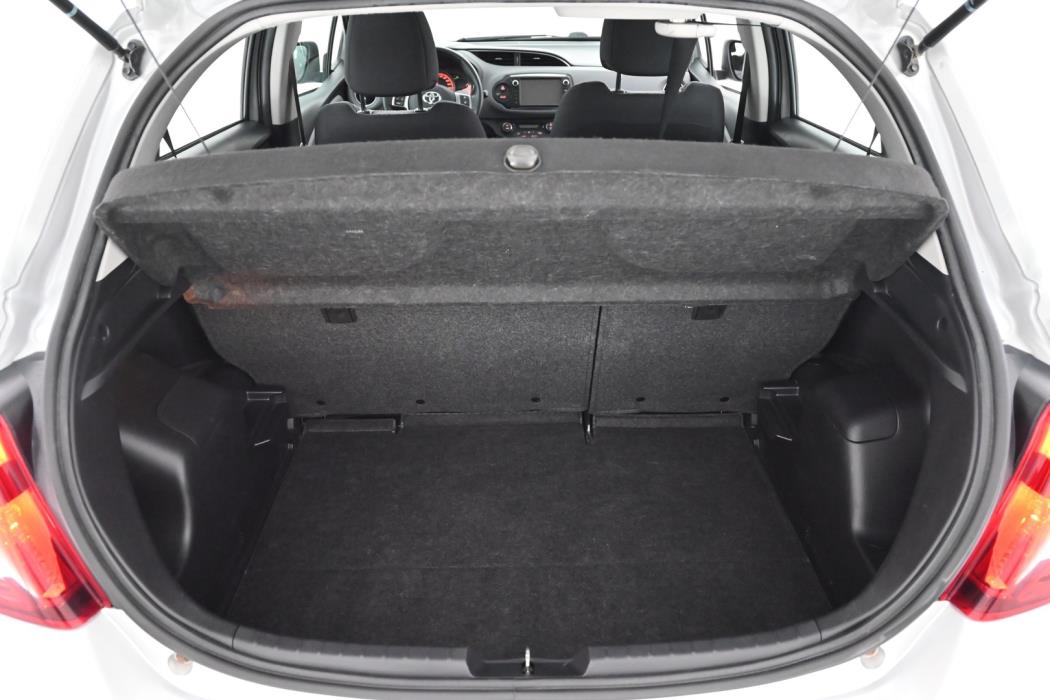 TOYOTA Yaris 2015