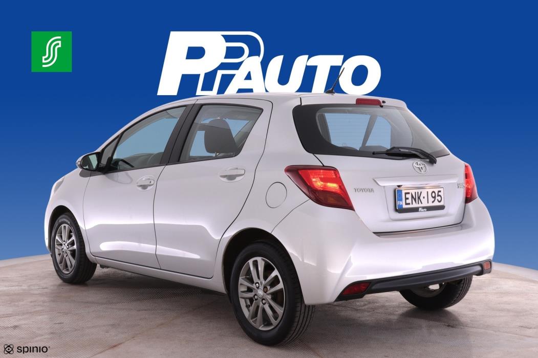 TOYOTA Yaris 2015