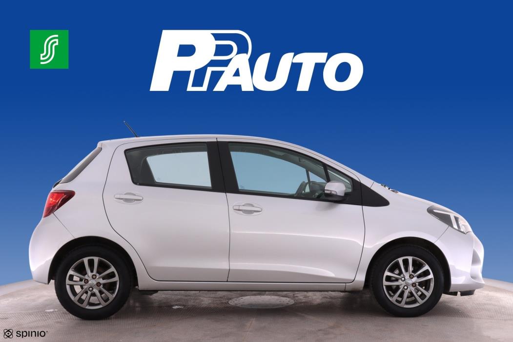 TOYOTA Yaris 2015