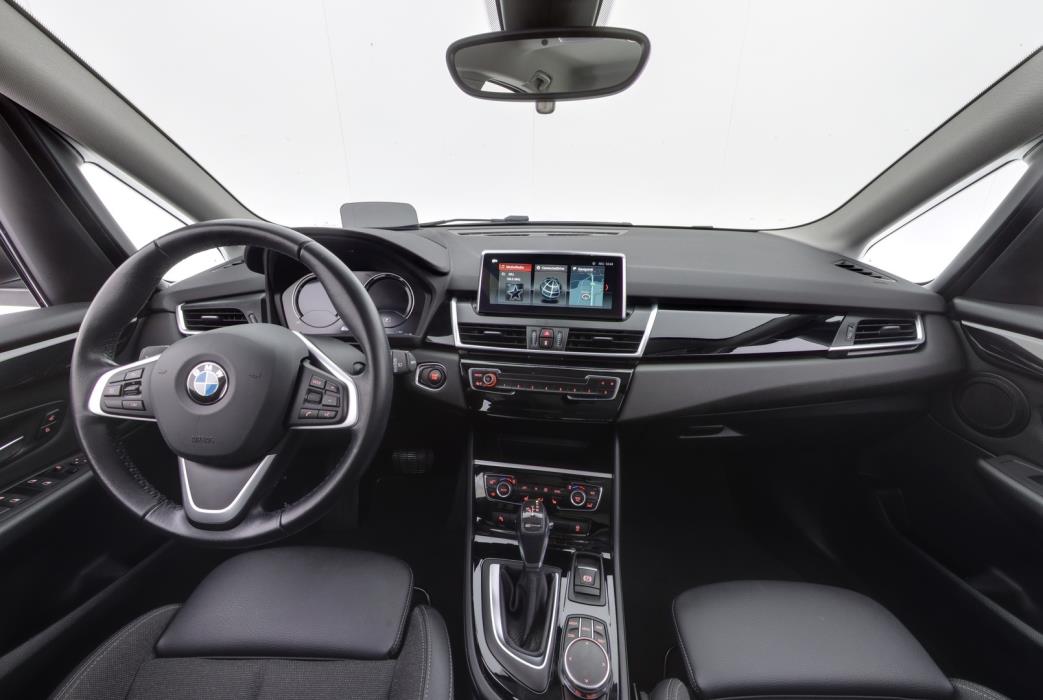BMW 225 2019