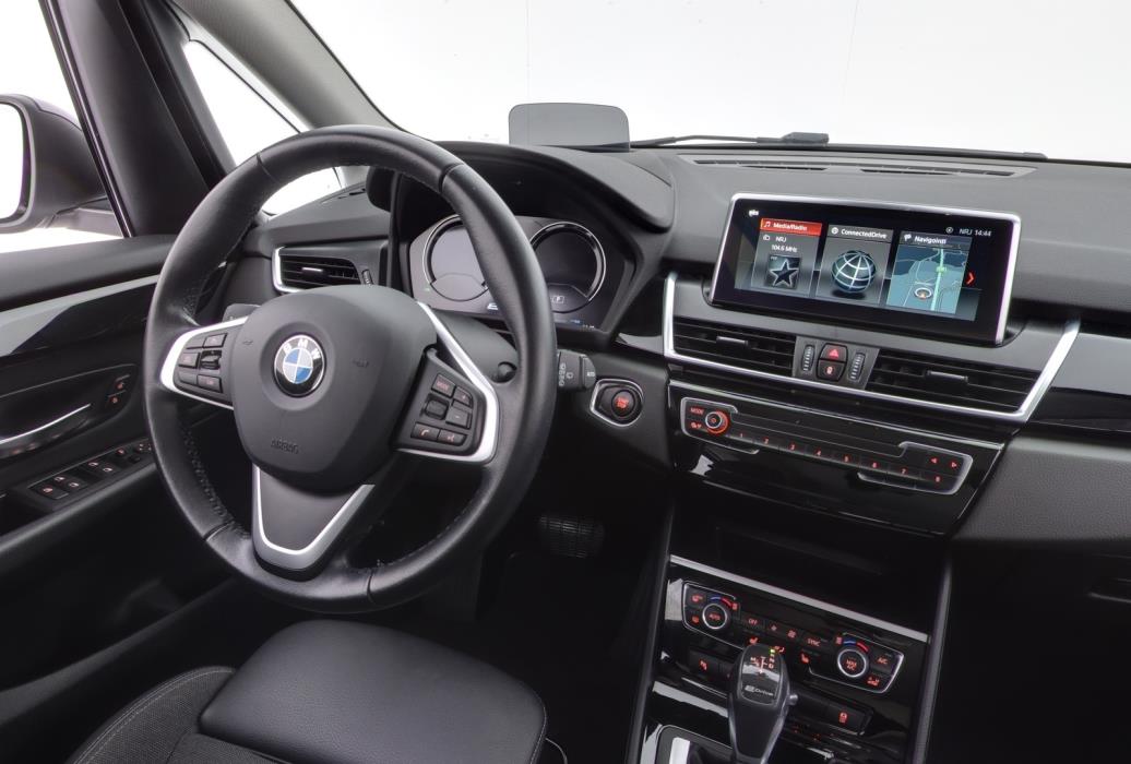 BMW 225 2019