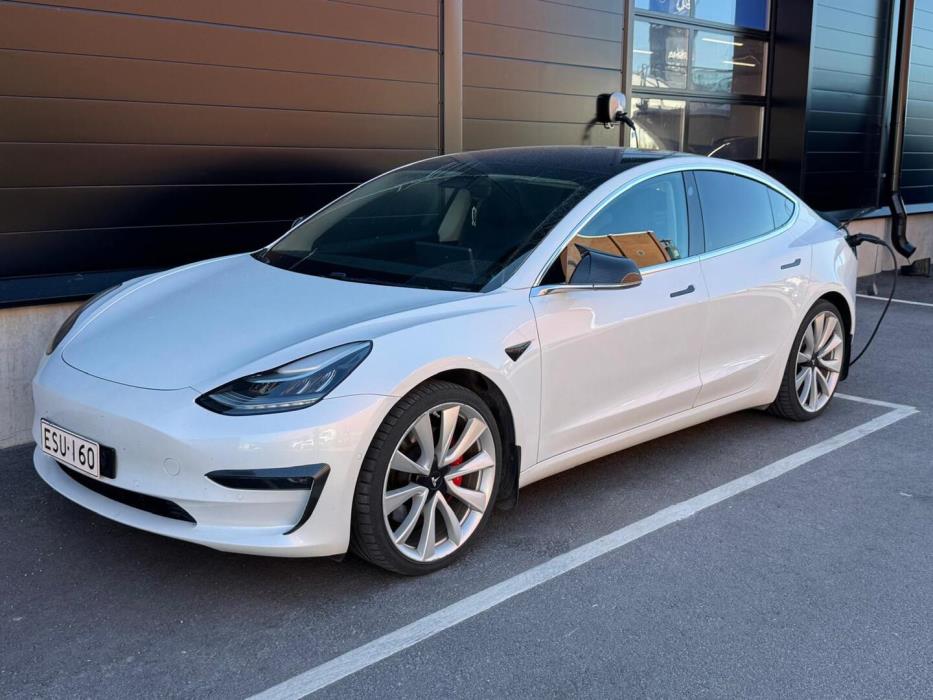 TESLA Model 3 2019