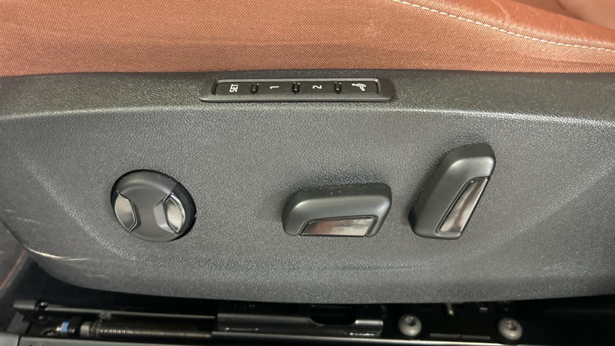 SKODA Enyaq 2023