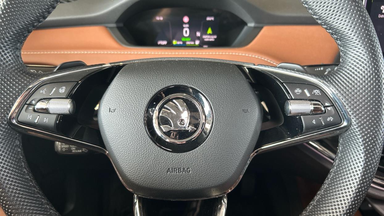 SKODA Enyaq 2023