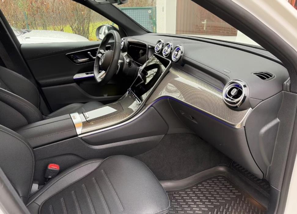 MERCEDES-BENZ GLC 2024