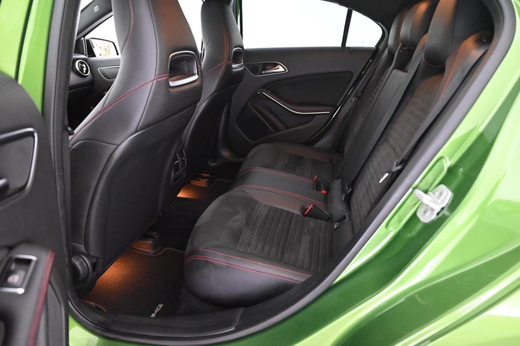 MERCEDES-BENZ A 2016