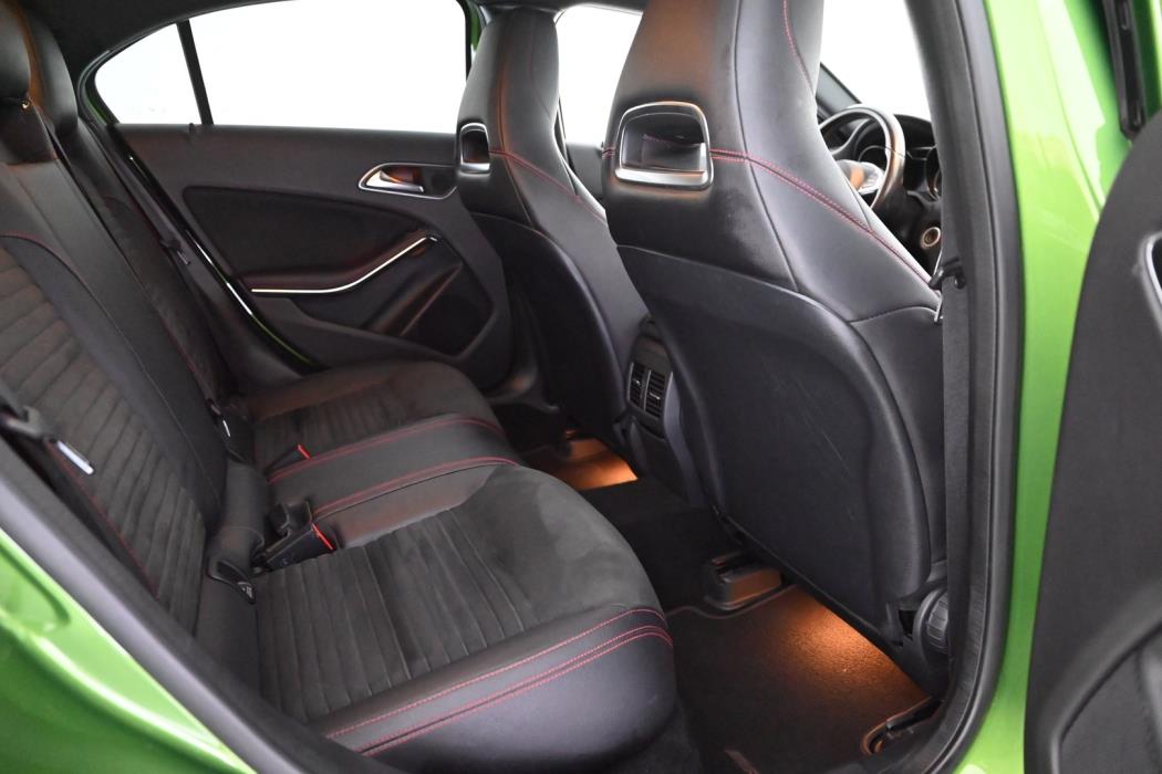 MERCEDES-BENZ A 2016