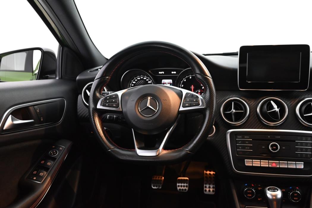 MERCEDES-BENZ A 2016