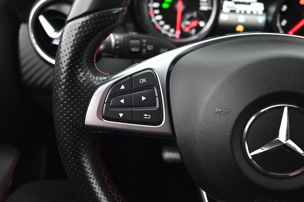 MERCEDES-BENZ A 2016