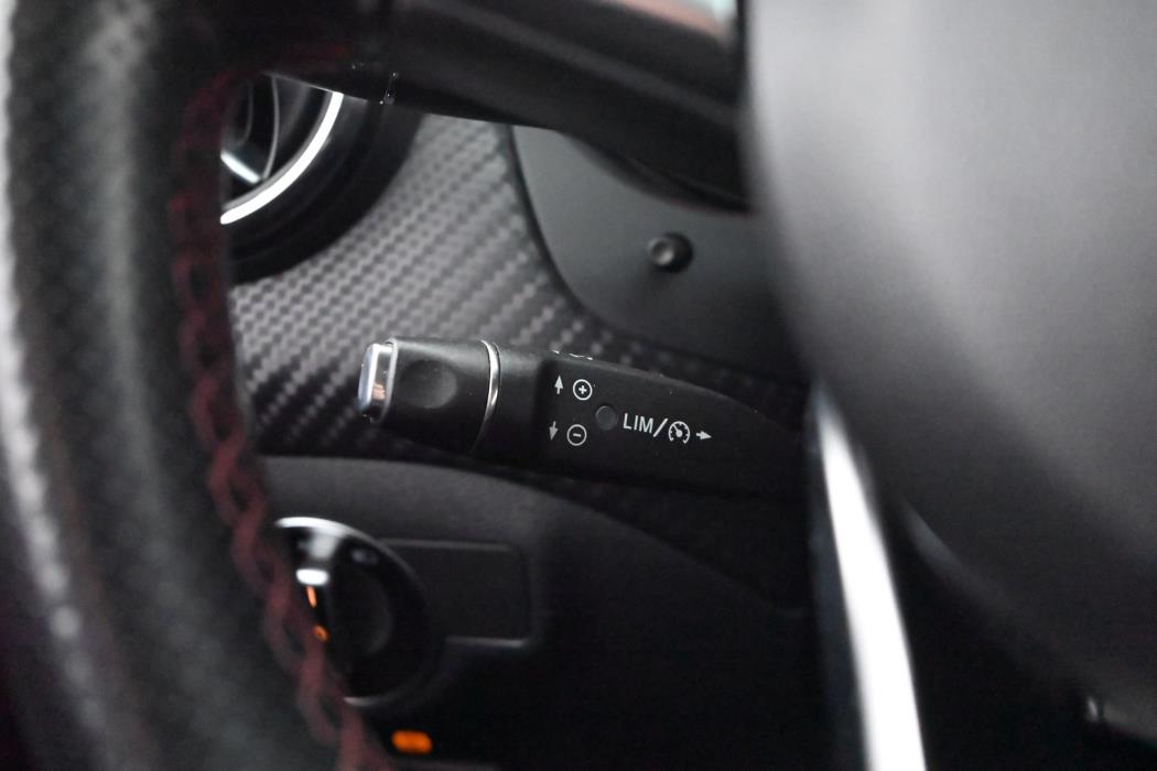 MERCEDES-BENZ A 2016