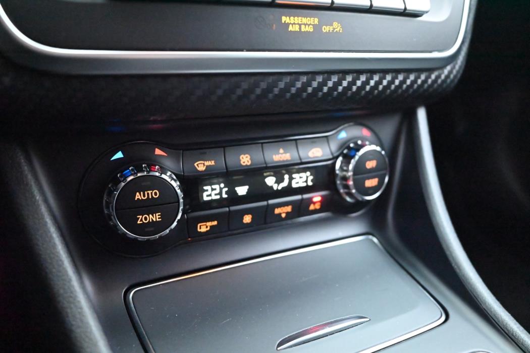 MERCEDES-BENZ A 2016