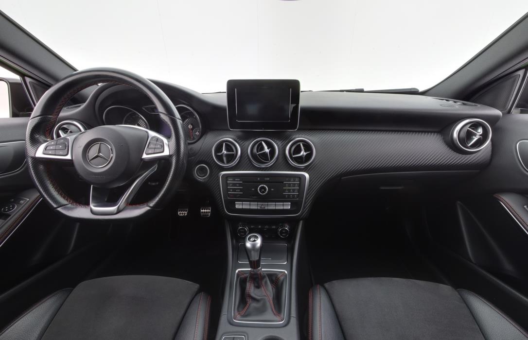 MERCEDES-BENZ A 2016