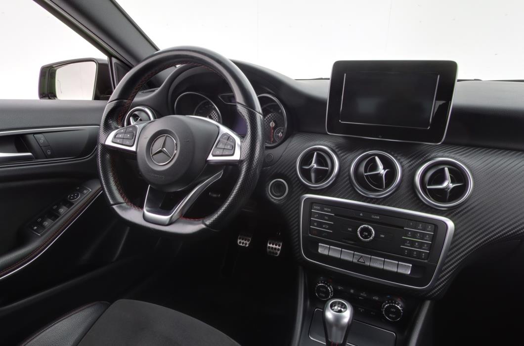 MERCEDES-BENZ A 2016