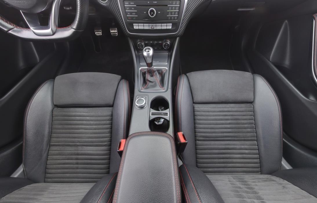 MERCEDES-BENZ A 2016