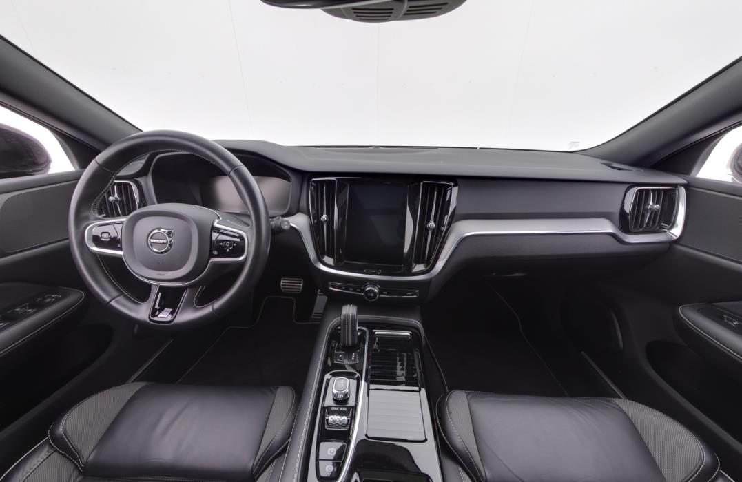 VOLVO V60 2020