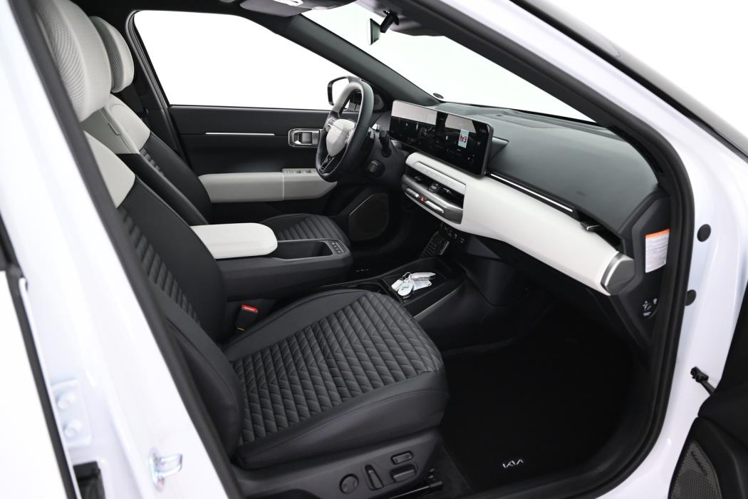 KIA EV4 2026