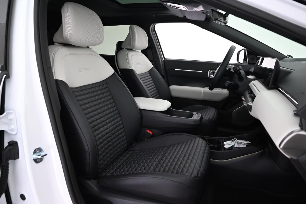 KIA EV4 2026
