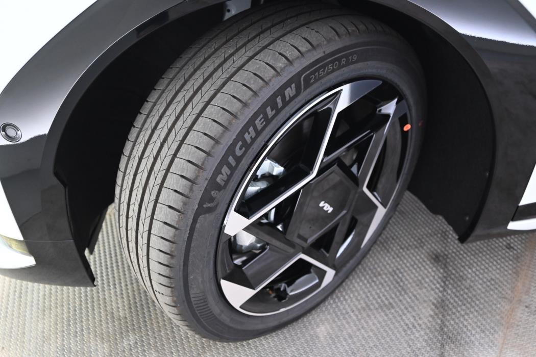 KIA EV4 2026