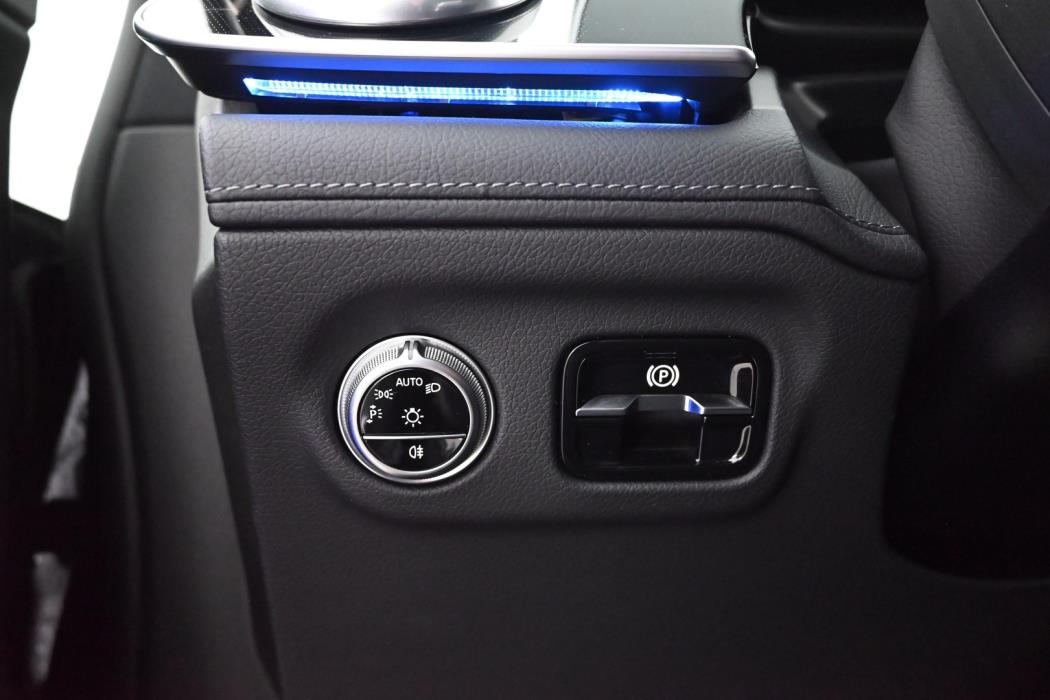 MERCEDES-BENZ EQS 2022