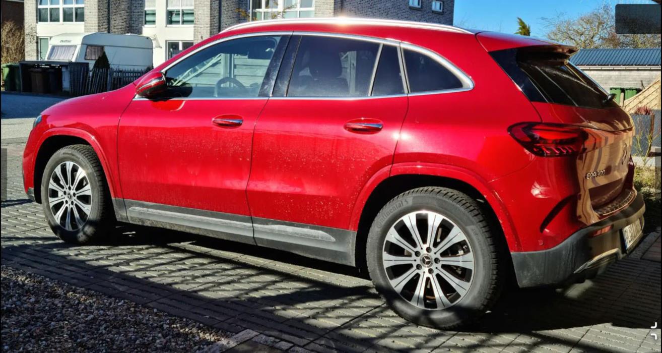 MERCEDES-BENZ EQA 2024