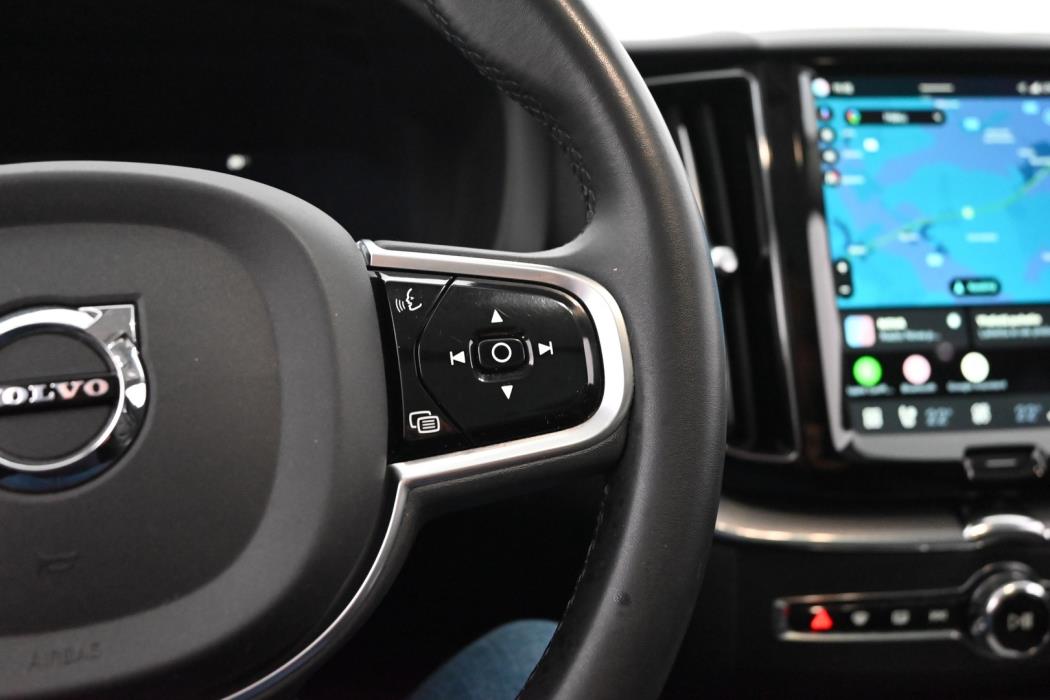 VOLVO XC60 2023