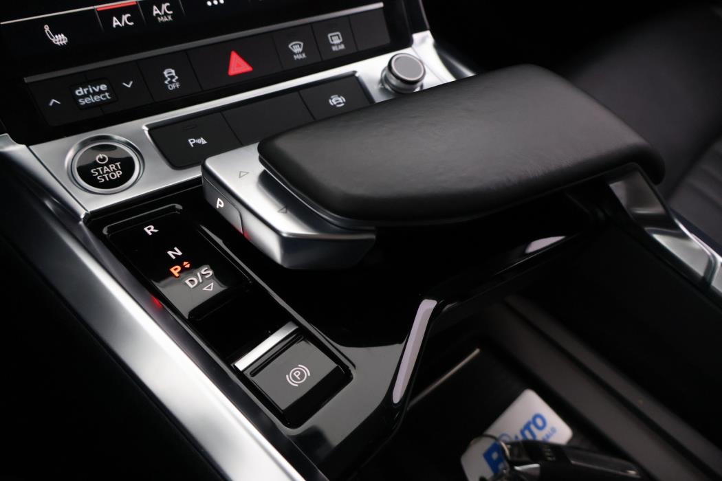 AUDI e-tron 2021