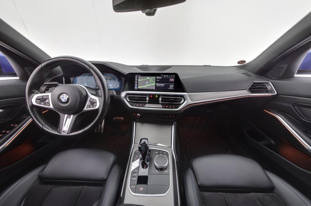BMW 330 2021