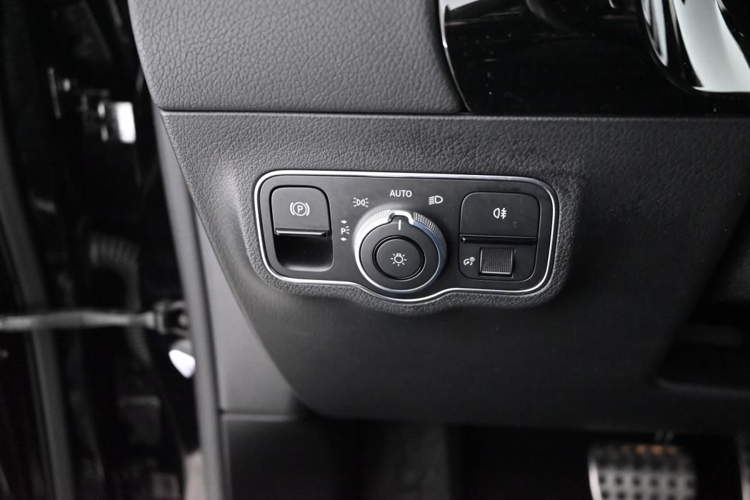 MERCEDES-BENZ B 2020
