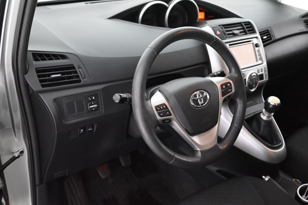 TOYOTA Verso 2012