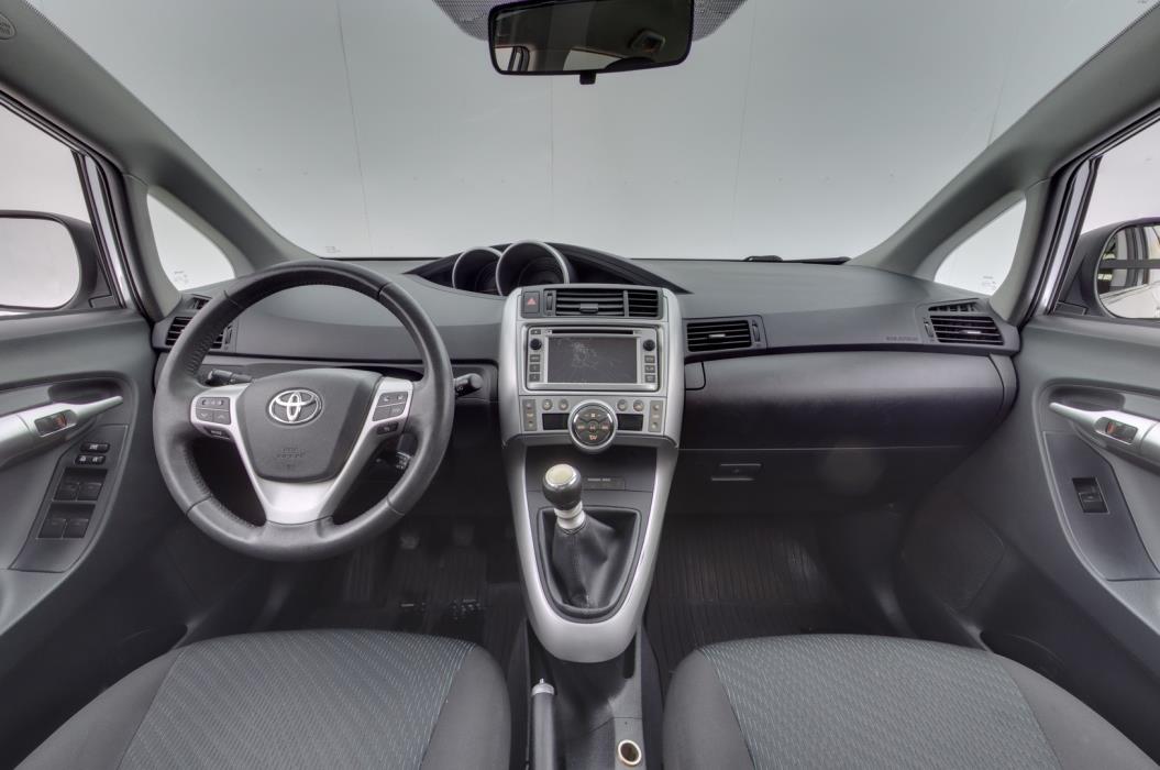 TOYOTA Verso 2012