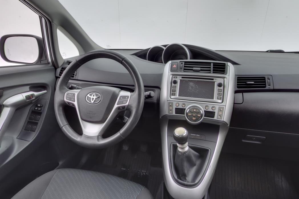 TOYOTA Verso 2012