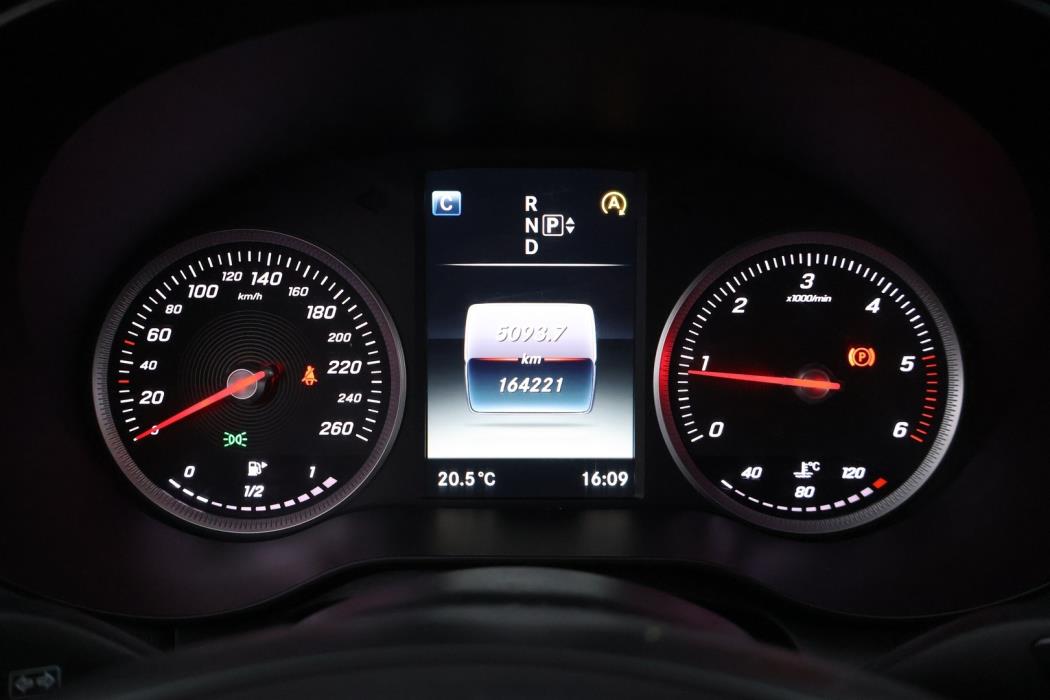 MERCEDES-BENZ C 2016