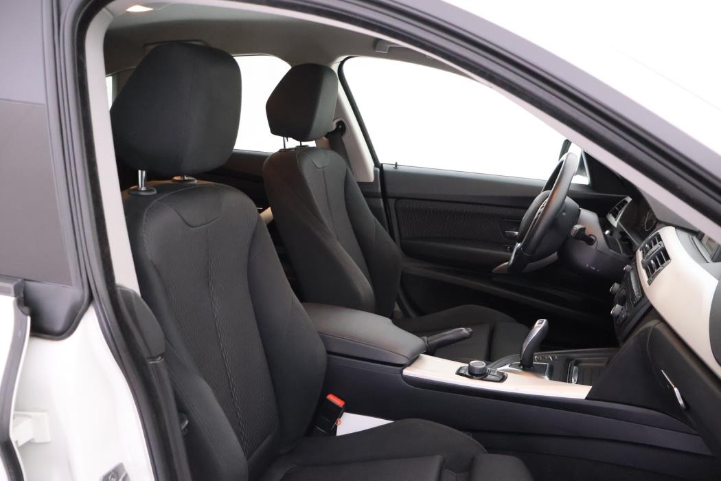 BMW 320 Gran Turismo 2016