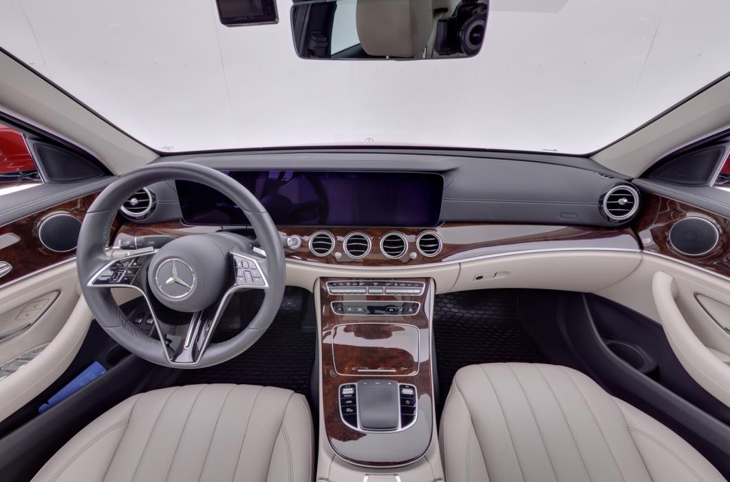 MERCEDES-BENZ E 2021