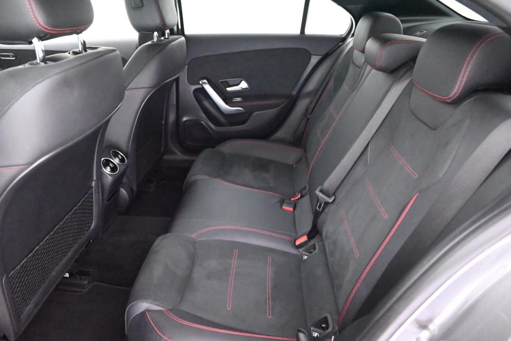 MERCEDES-BENZ A 2020