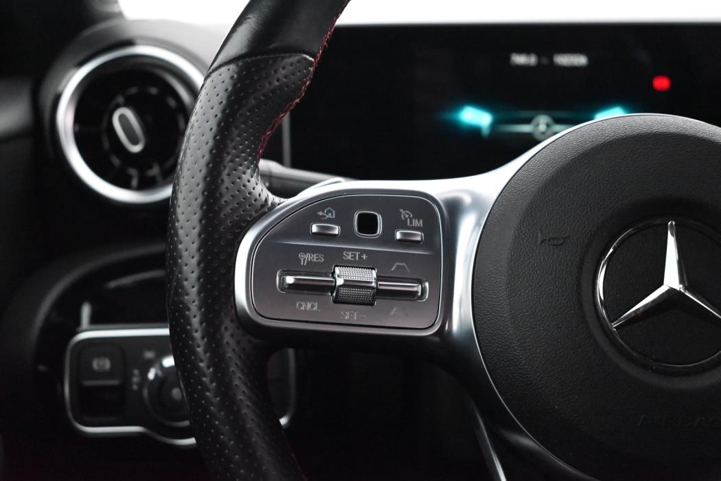 MERCEDES-BENZ A 2020