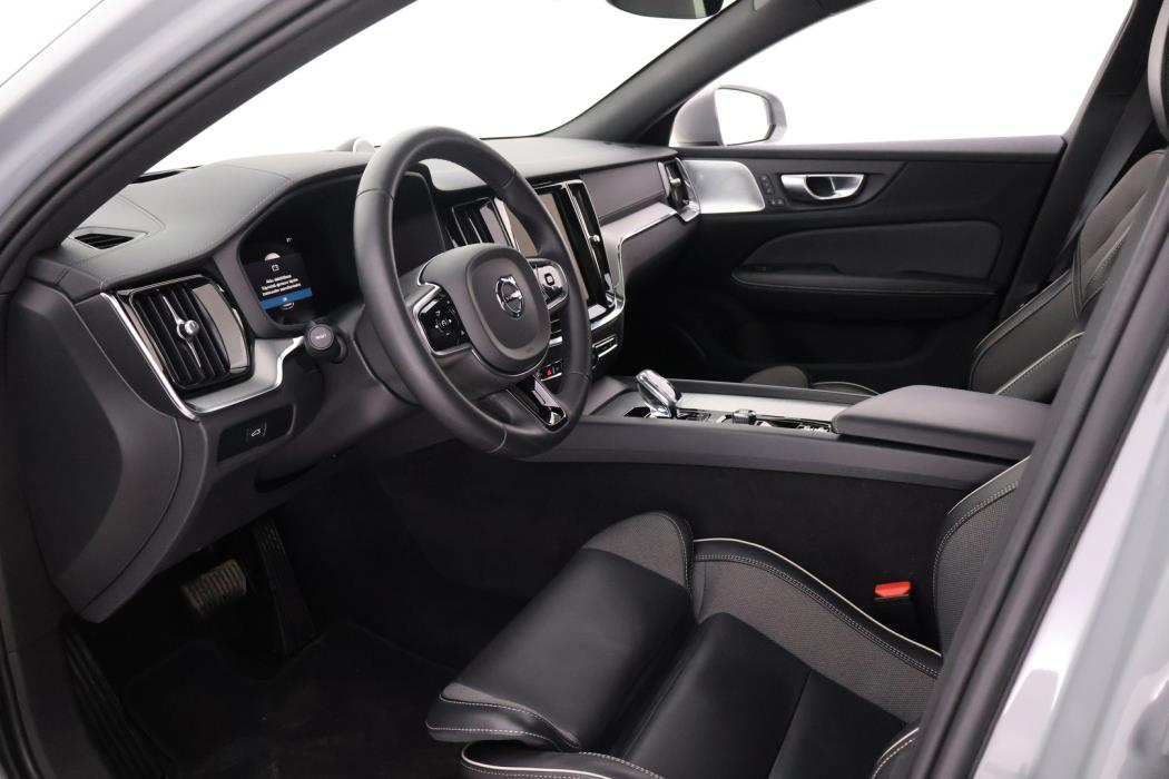 VOLVO V60 Cross Country 2024