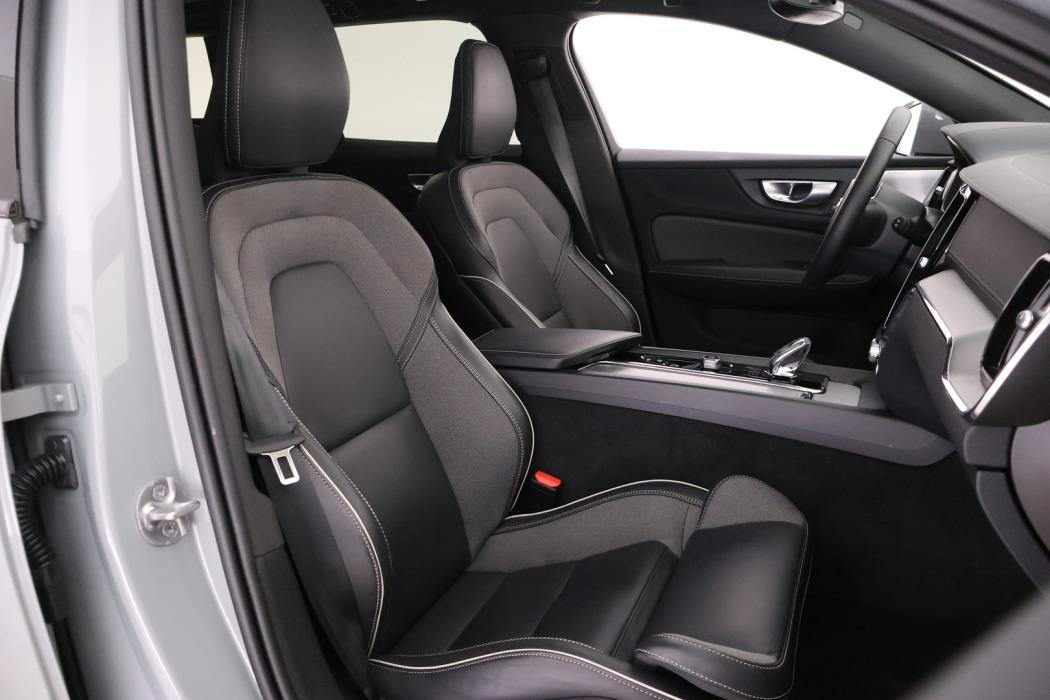 VOLVO V60 Cross Country 2024