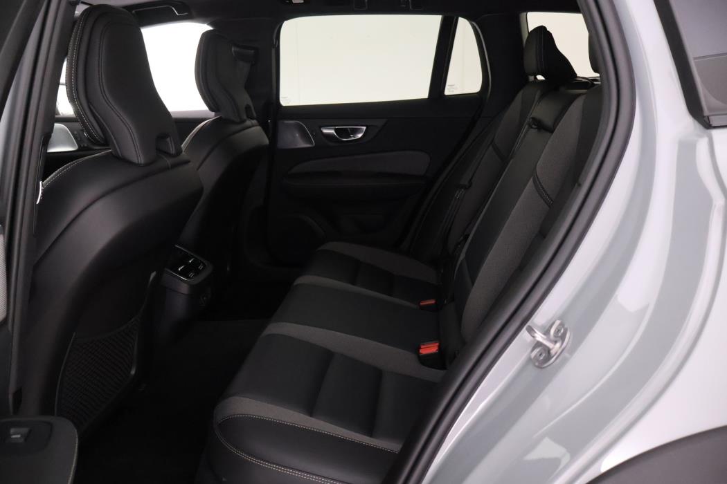 VOLVO V60 Cross Country 2024