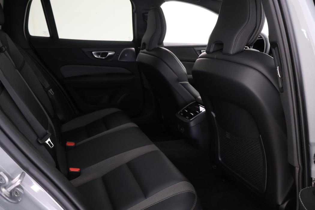 VOLVO V60 Cross Country 2024