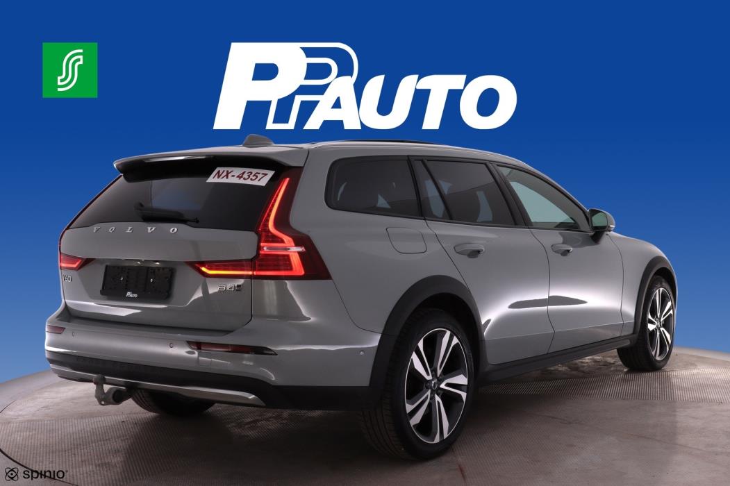 VOLVO V60 Cross Country 2024