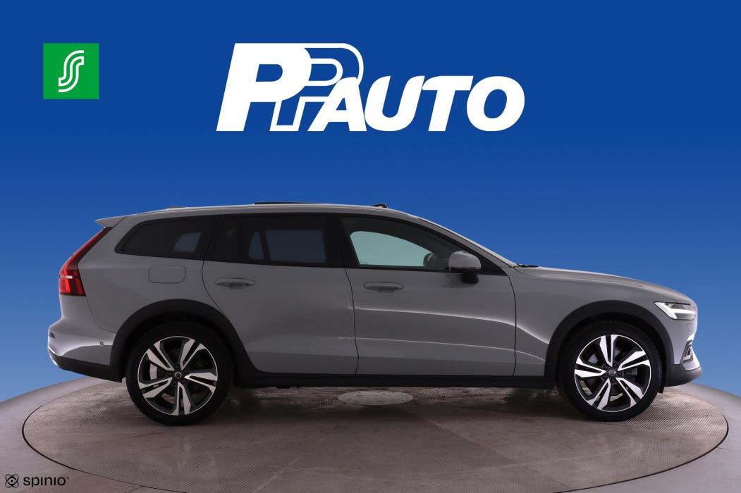 VOLVO V60 Cross Country 2024