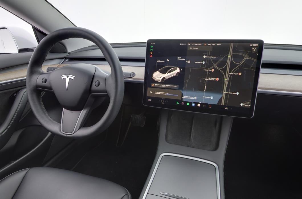 TESLA Model 3 2021